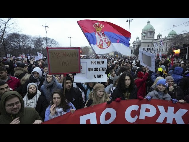 ⁣Serbian students rally against alleged civil rights violations under Vučić government