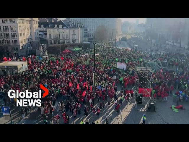 ⁣"Wake-up call": Thousands of Belgians protest against pension reforms