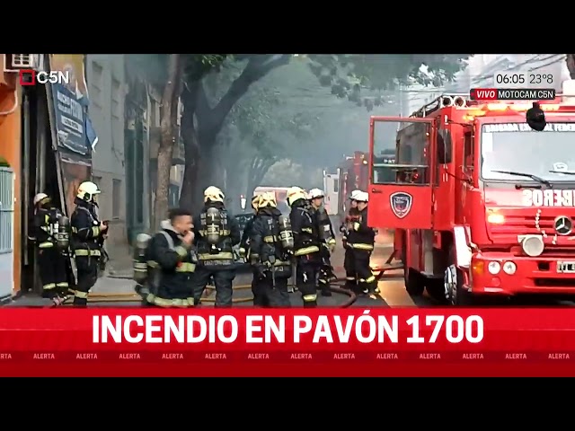 ⁣INCENDIO en CONSTITUCIÓN: BOMBEROS y el SAME TRABAJAN en PAVÓN 1700