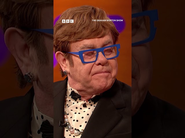 ⁣Elton John and Alan Carr could have been family!