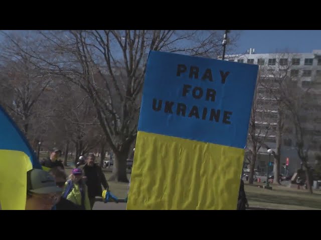 ⁣Coloradans march in support of Ukraine