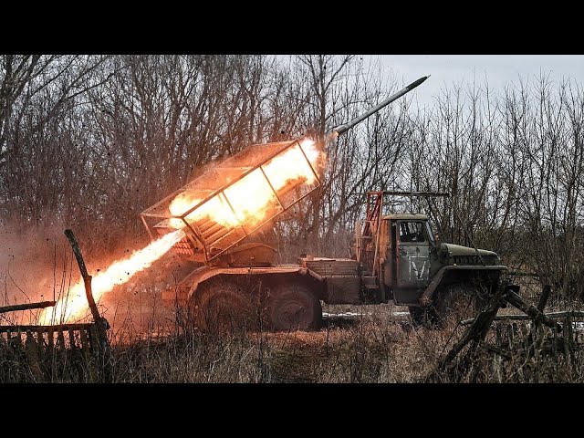 ⁣Les troupes russes lancent une vaste offensive à Koursk