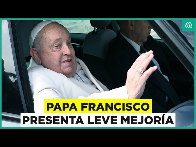 ⁣"Gradual y leve mejoría": Vaticano actualiza estado de salud del Papa Francisco