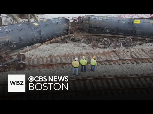 ⁣Train derails in Massachusetts and more top stories