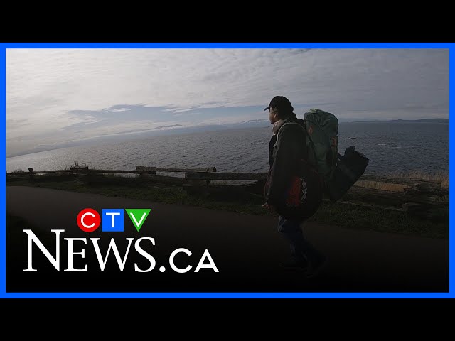 ⁣After being struck by lightning, B.C. man inspired to walk across Canada spreading love