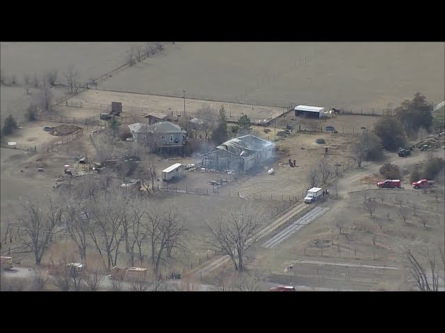 Strong winds fuel barn fire in Berthoud