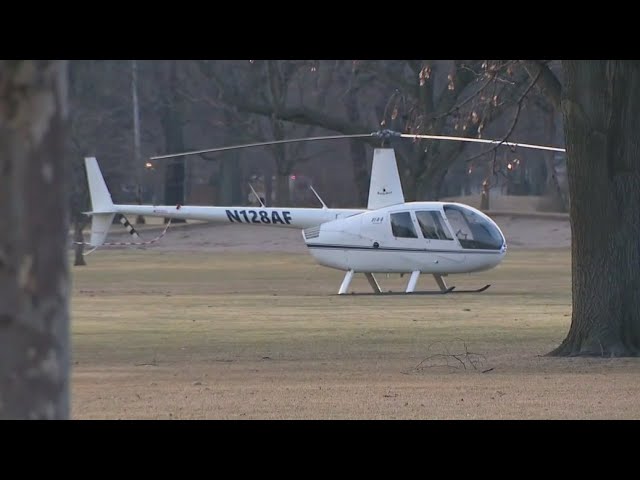 ⁣Helicopter makes emergency landing on Chicago golf course