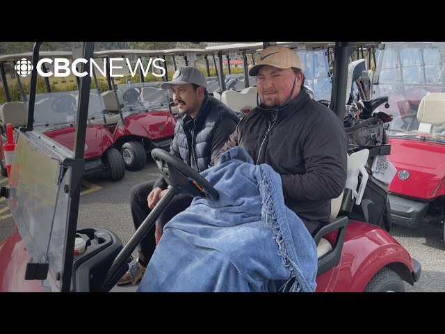 Early-season golfers brave the chill in Kamloops, B.C.