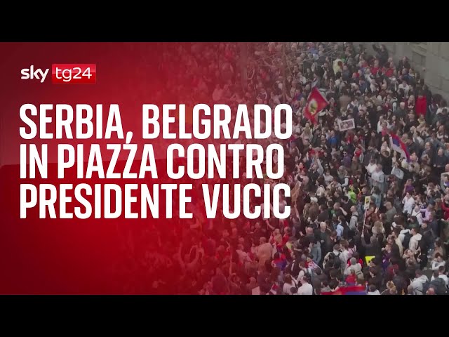 ⁣Serbia, Belgrado in piazza contro presidente Vucic