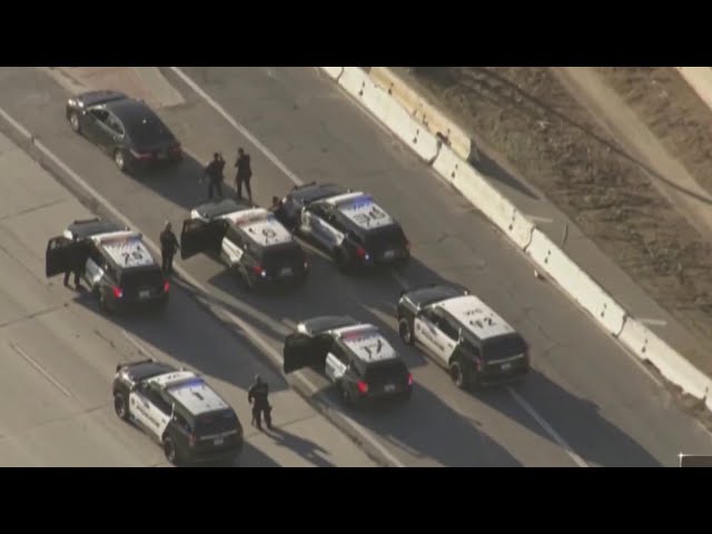 ⁣Pursuit ends on 210 Freeway near Arcadia