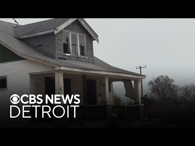 Body found during fire call in Detroit