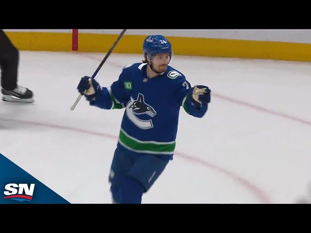 ⁣Canucks' Nils Åman And Pius Suter Score Eight Seconds Apart Off Beautiful Feeds