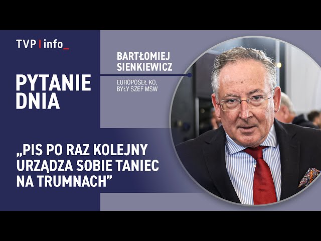 ⁣Bartłomiej Sienkiewicz: PiS po raz kolejny urządza sobie taniec na trumnach | PYTANIE DNIA