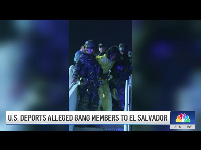 ⁣US deports alleged gang members to El Salvador