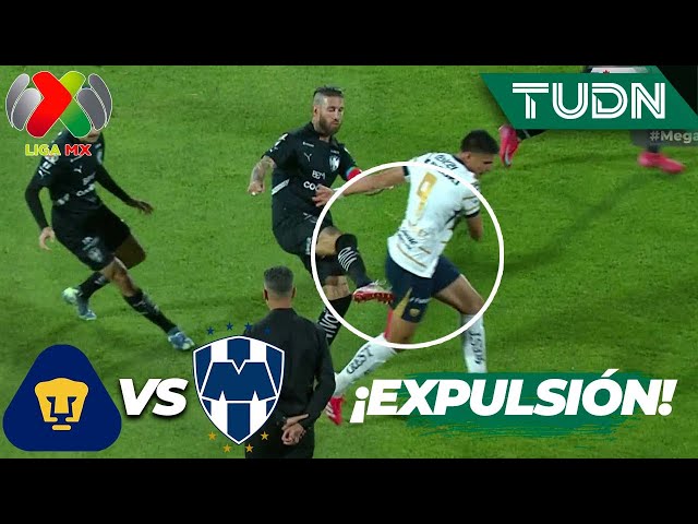 ⁣¡PIERDE LA CABEZA! Ramos es EXPULSADO por patada | Pumas 1-3 Monterrey | Liga Mx - CL2025 J12 | TUDN