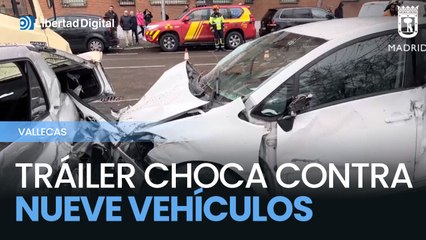 Un conductor de camión choca contra varios vehículos en Puente de Vallecas tras perder el control