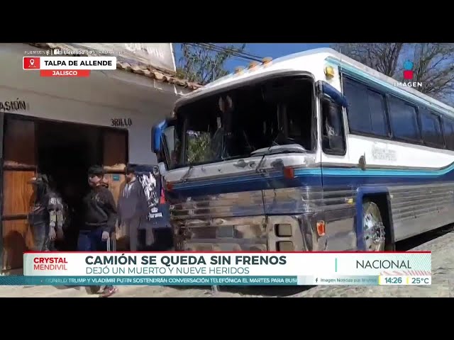 ⁣Camión de pasajeros se queda sin frenos en Jalisco | Noticias con Crystal Mendivil