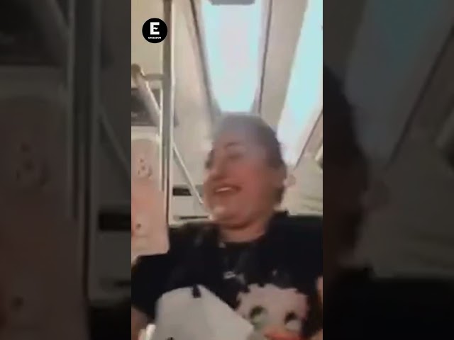 ⁣‘Estas son la mañanitas…’; pasajeras del Metro le cantan Las Mañanitas a vendedora ambulante