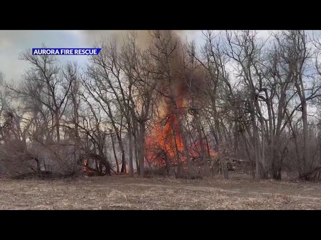 ⁣Aurora Fire working to extinguish flames near East Jewell and South Potomac